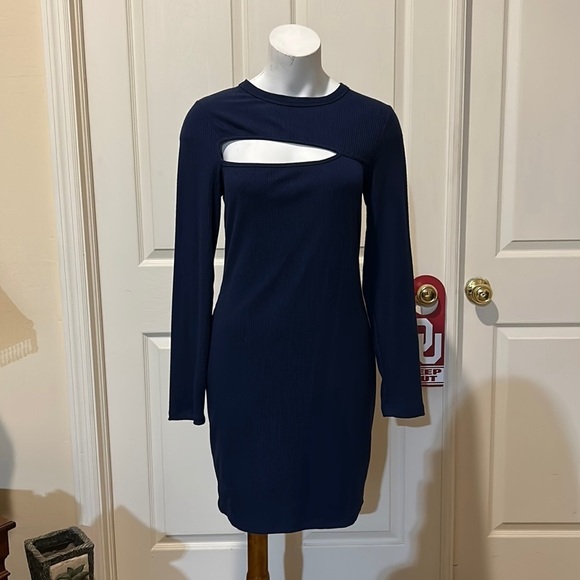 Socialite Ribbed Dress Front Cut-Out. Large. NWT - Picture 2 of 10